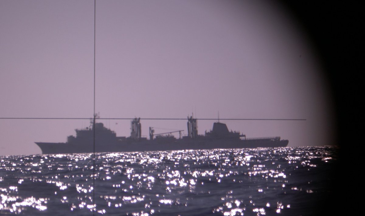 Ready to defend the Alliance! Anti-submarine warfare during Ex #NeptuneStrike as 🇫🇷 🇬🇷 submarines simulate an attack on a 🇫🇷 auxiliary oiler, escorted by 🇪🇸 🇬🇷 frigates in the Mediterranean Sea #WeAreNATO