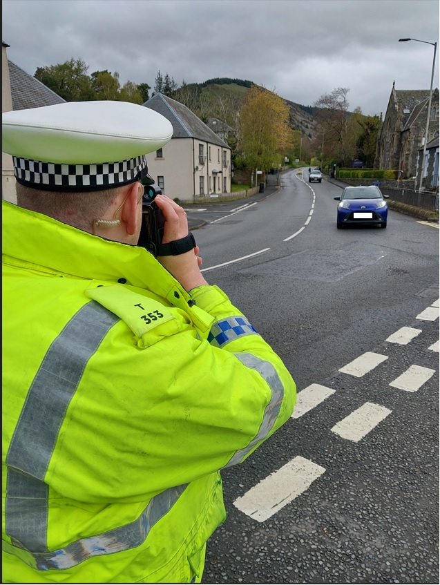 #GalashielsRP carried out speed enforcement on Peebles Road, Innerleithen, to coincide with the morning school commute. Compliance was generally high, however several drivers were warned for exceeding the speed limit. #InTownSlowDown #KnowYourLimits