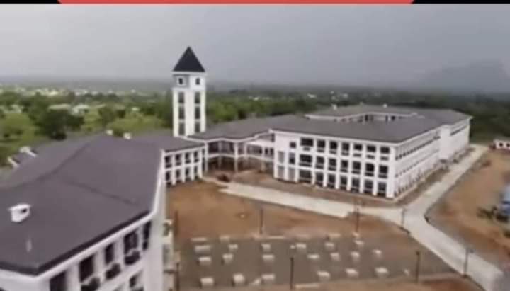 Thanks to Akuffo-Addo/Bawumia led government for this beautiful edifice situated at UHAS in the Volta Region.    #voltaotiregionsforbawumia                 #ItIsPossible