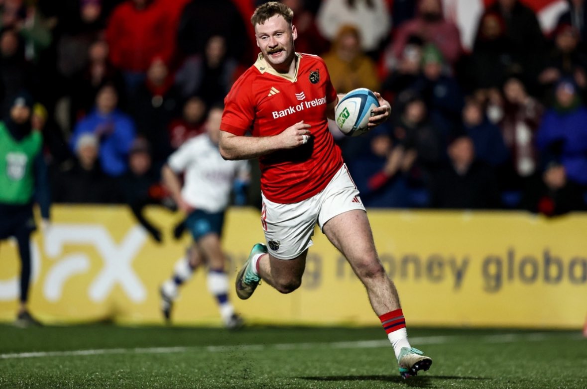 jim_demps's tweet photo. Probably goes under the radar a bit but how good has Sean o Brien been for Munster this season? 

Last W/E was his first start at centre for Mun and put in a very assured performance. 

Is in the mix for that utility spot on the summer trip back to SA. https://t.co/FsPKNliYqM