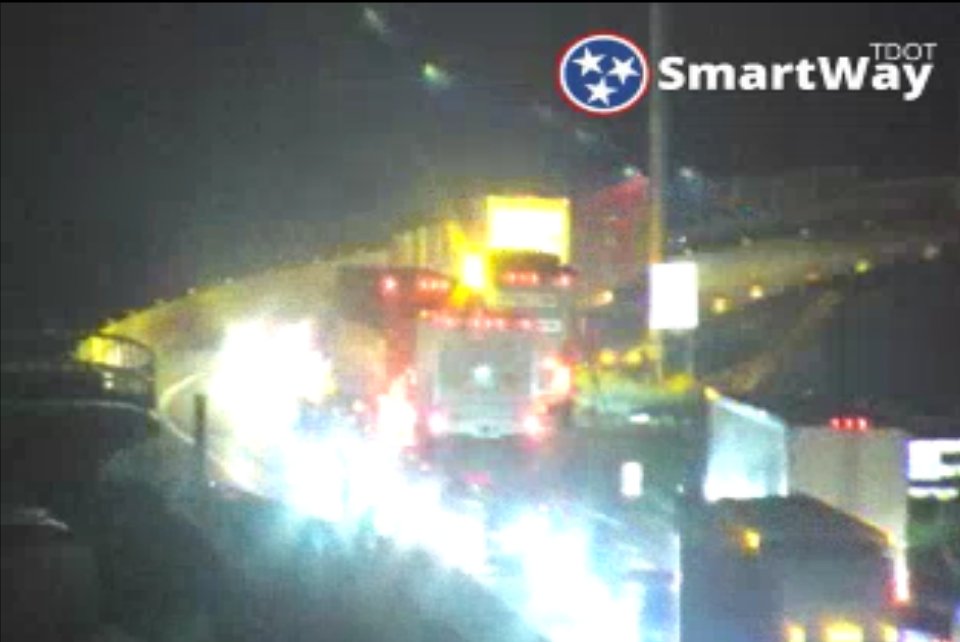 #MEMtraffic - Truck stopped in the right lane of NB 55 just before you get onto the Old Bridge in the construction zone.