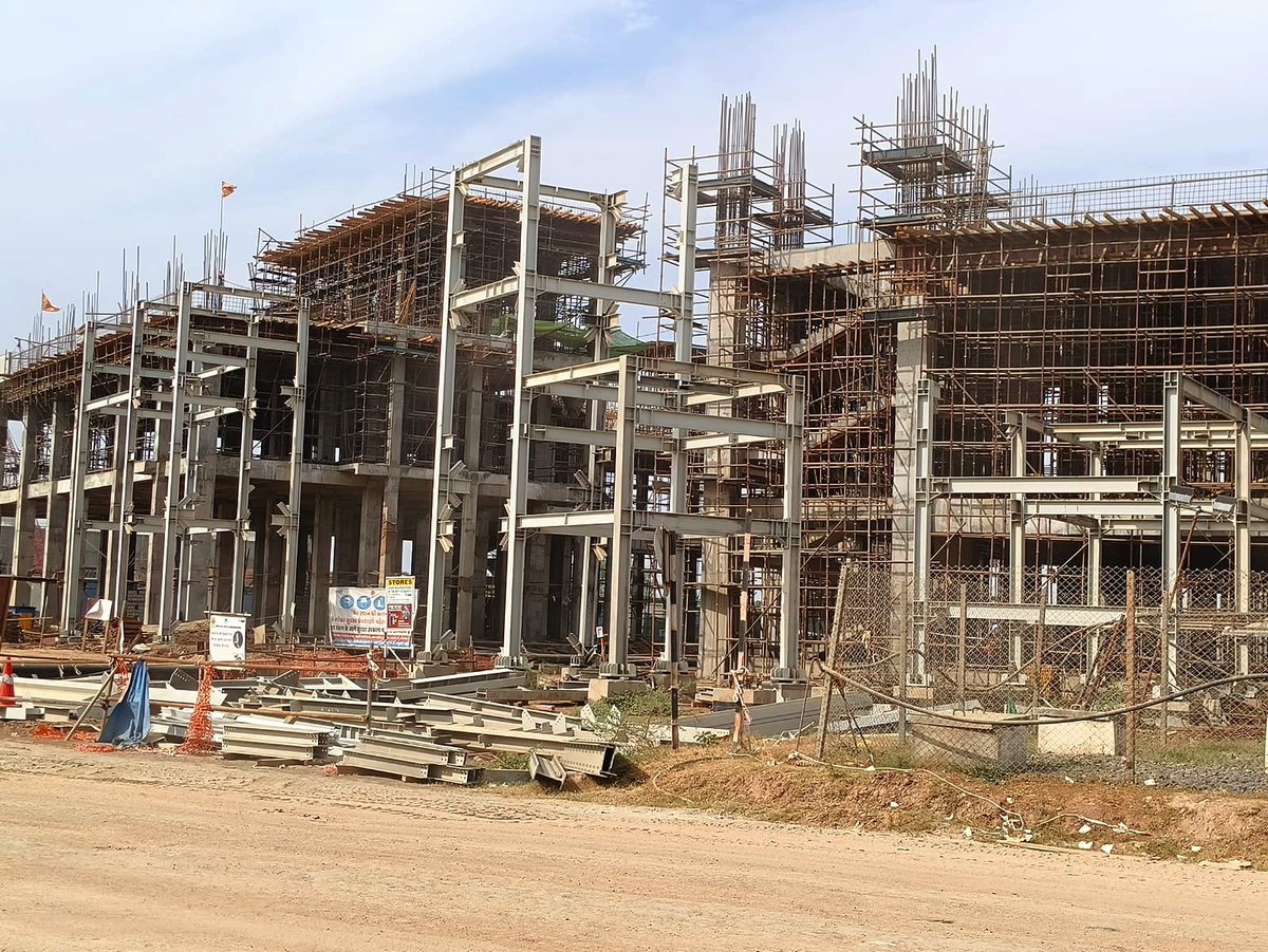 #MEIL is constructing the #PolypropyleneUnit as part of the IOCL's refinery expansion project in #Vadodara, #Gujarat. Civil works are ongoing  in this unit.
#MeghaEngineering #IOCL