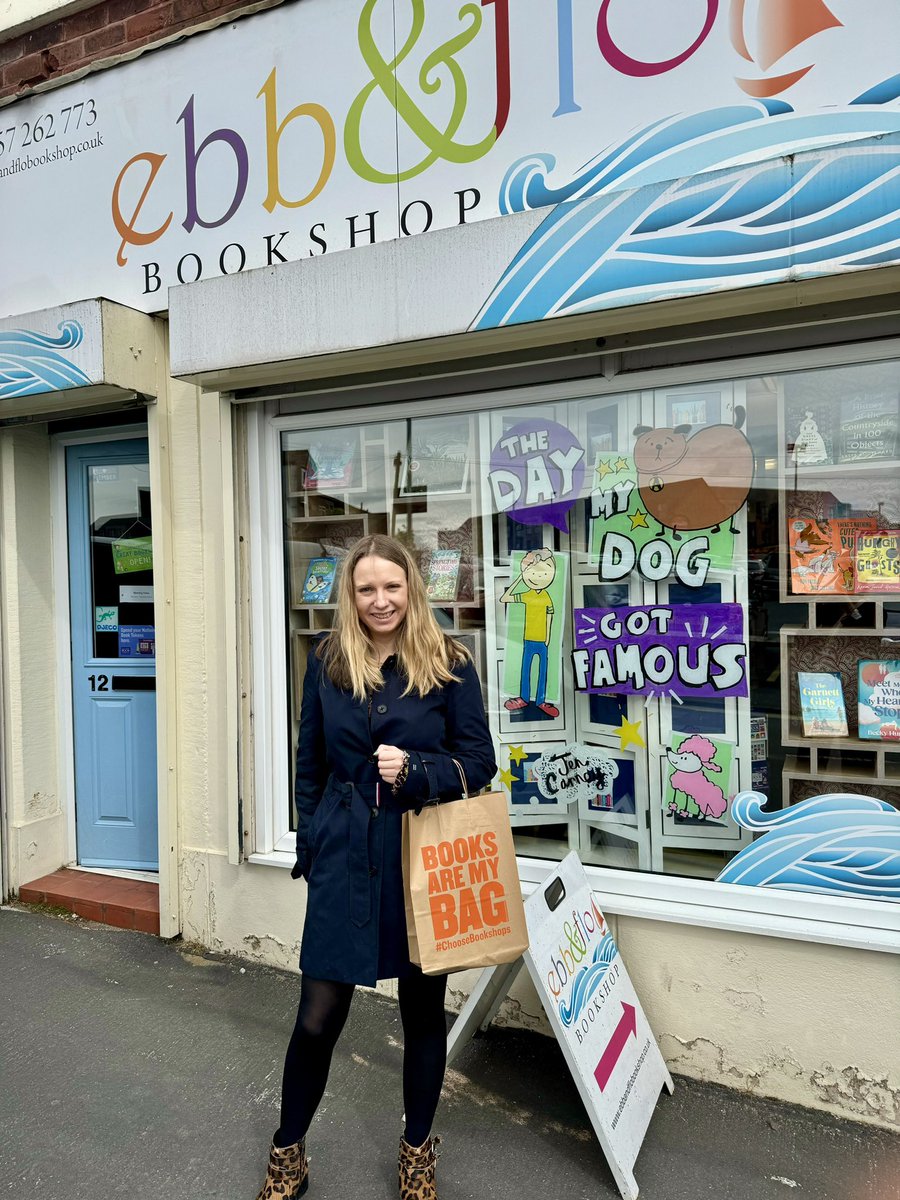 Lovely visit with @Bookish_Becky to see Wendy in @ebbandflobooks in Chorley & sign copies of #TheGarnettGirls & #MeetMe. Such a gorgeous bookshop & @Bookish_Becky could not resist buying new hardbacks 💙💛