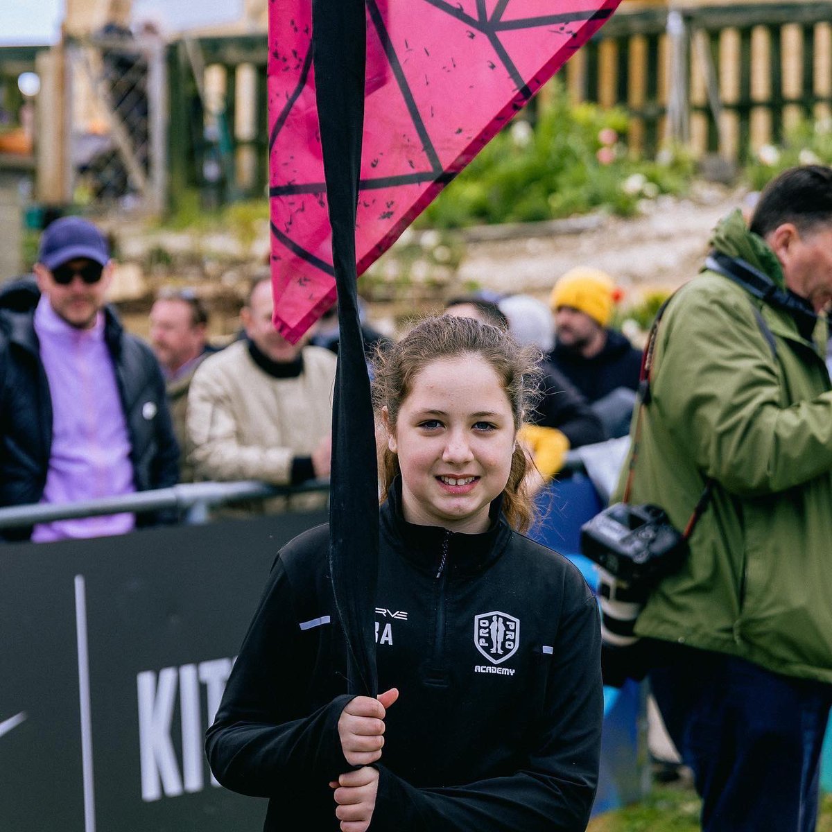 Pro2Pro Academy 🤝 @lewesfcwomen ❤️ Grateful to have our girls supporting us and being flag bearers last weekend ☺️ @rebekahgracephotos 📸