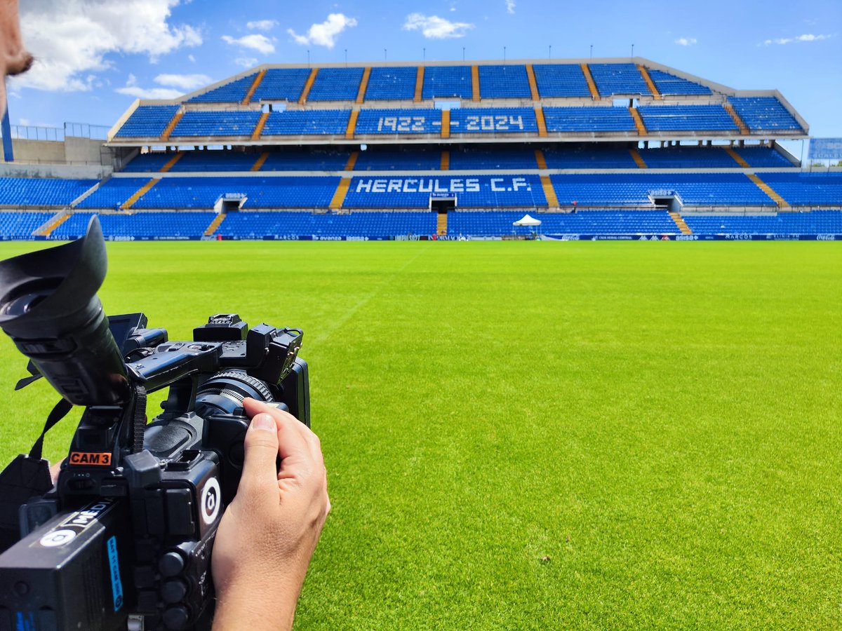 ⚽️ Fa 5⃣ anys que la grada del Mundial del Rico Pérez no s'obri a l'afició herculana Després d'esgotar, en 7⃣ hores, les 2⃣2⃣.0⃣0⃣0⃣ localitats restants de l'estadi, hui el @cfhercules ha posat a la venda l'anell superior de la tribuna preferent, 4⃣.5⃣0⃣0⃣ entrades. Ningú a…