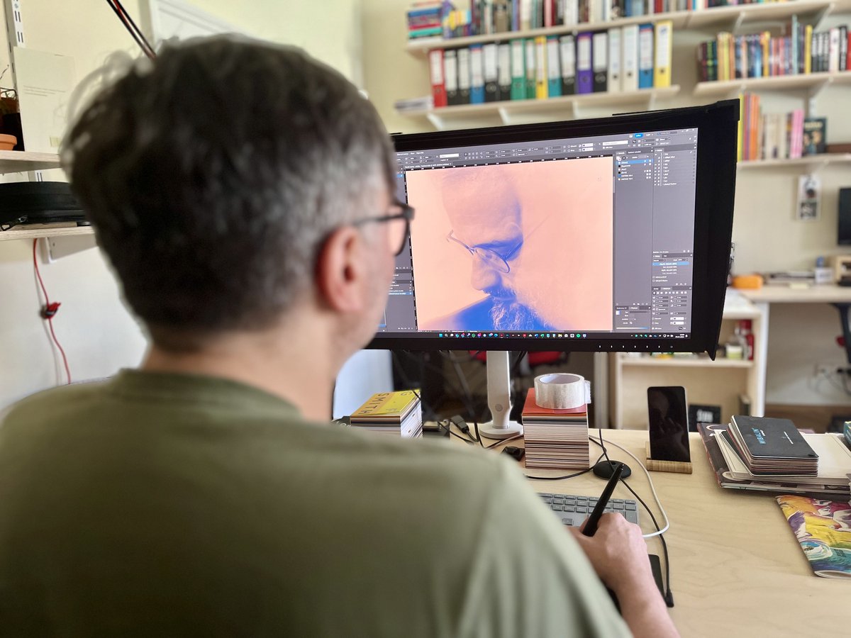 Přijďte na besedu o limitech a proměnách grafického designu s tvůrci projektu Identita Lindou Kudrnovskou a Filipem Blažkem a grafickou designérkou Zuzanou Lednickou.
Už příští pondělí od 19 hodin v Knihovně Václava Havla. Více info 👉 fb.me/e/43RKQ47W2
