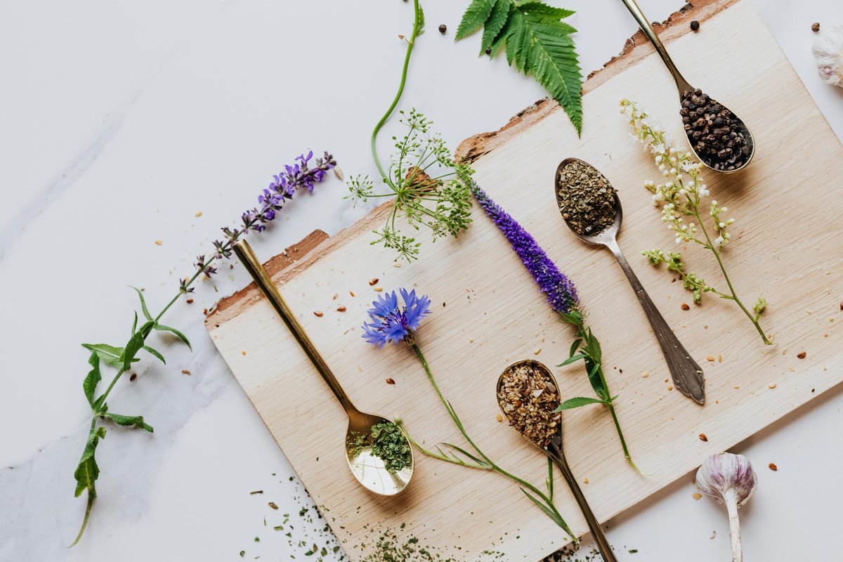 Let’s cultivate a kitchen where creativity blooms, and safety always takes the lead!
 #EdibleFlowers #KitchenSafety #FloralCuisine #CulinaryTips
Tips and safety at;facebook.com/kitchenuncommon