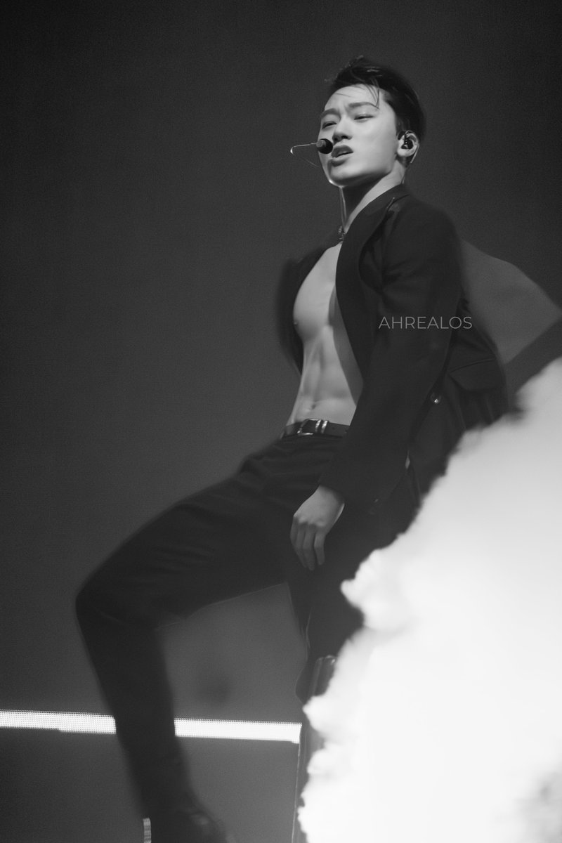 I'm too incompetent to figure out how to color correct these so i'm gonna throw them into black and white and pretend it's art. Once again the true artist is on the stage.

#에이티즈 #ATEEZ #산 #최산 #SAN #CHOISAN #ATEEZatCoachella #ateezchella #chellateez