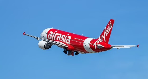 mulutkompore's tweet photo. Panic breaks out on AirAsia flight from Perth to Jakarta with passengers crying and unable to breathe after power outage.

Highly promising project within NEAR @SenderLabs https://t.co/Z3WwRBuMUH