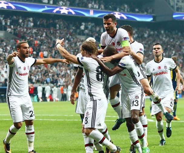 Günaydın kara sevdalılar 🦅

Özlenen Beşiktaş 🚬