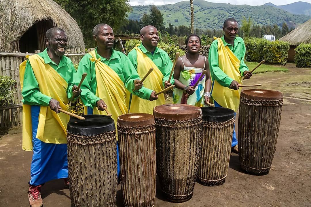 Did you know? Uganda & Rwanda share cultural similarities due to proximity & historical ties! Both nations blend traditional & modern customs, valuing respect for elders, strong family bonds & community spirit. Register today for #RAS24UG at convene.jjengo.com/rotary/confere