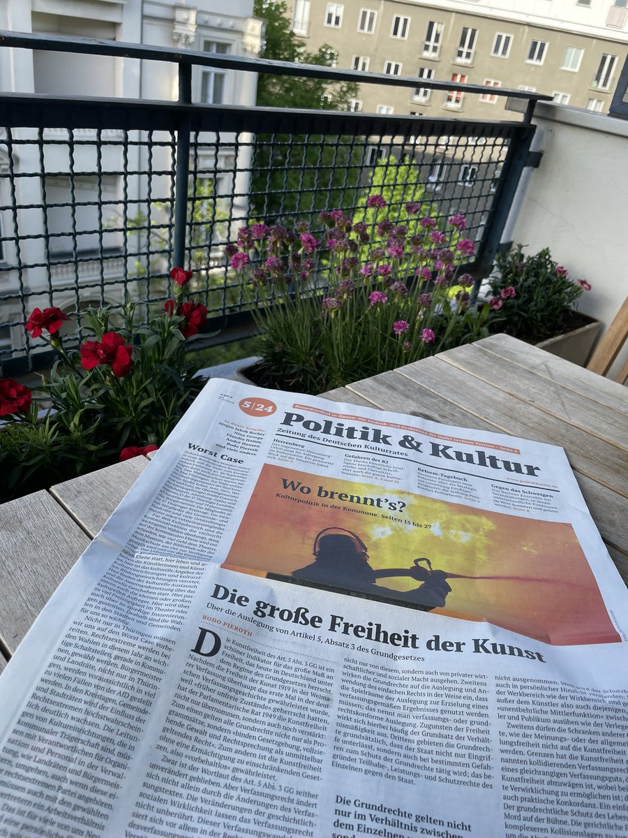 Die Sonne scheint in Berlin, die neue Politik & Kultur (Mai) ist auch schon da. Was will man mehr? @pukzeitung @DKRKultur