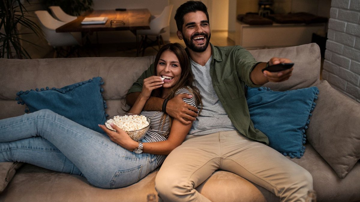 Ayer fue el DÍA DE MAYOR CONSUMO DE TV DEL MES con más de 28.9 millones de personas viendo la TV durante el día

El 62% de la población conectó en algún momento con algún canal ➡️ MEJOR LUNES desde el 5 de febrero

#QueVivaLaTele #Audiencias