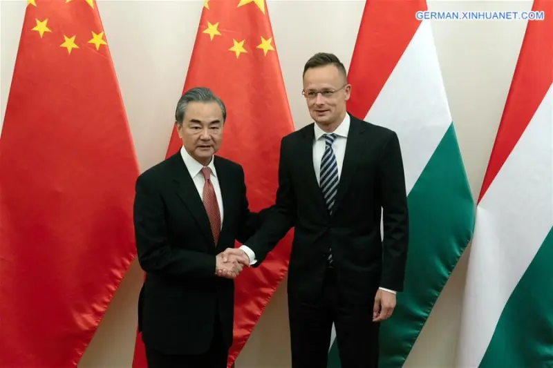 Ungarn unterstützt Chinas Friedensplan für Ukraine-Konflikt

Der  ungarische Außenminister Peter Szijjarto hat bei einem Treffen mit  seinem chinesischen Amtskollegen Wang Yi in Peking die Unterstützung  Budapests für Chinas Vorschlag zur Beilegung des Ukraine-Konflikts zum…