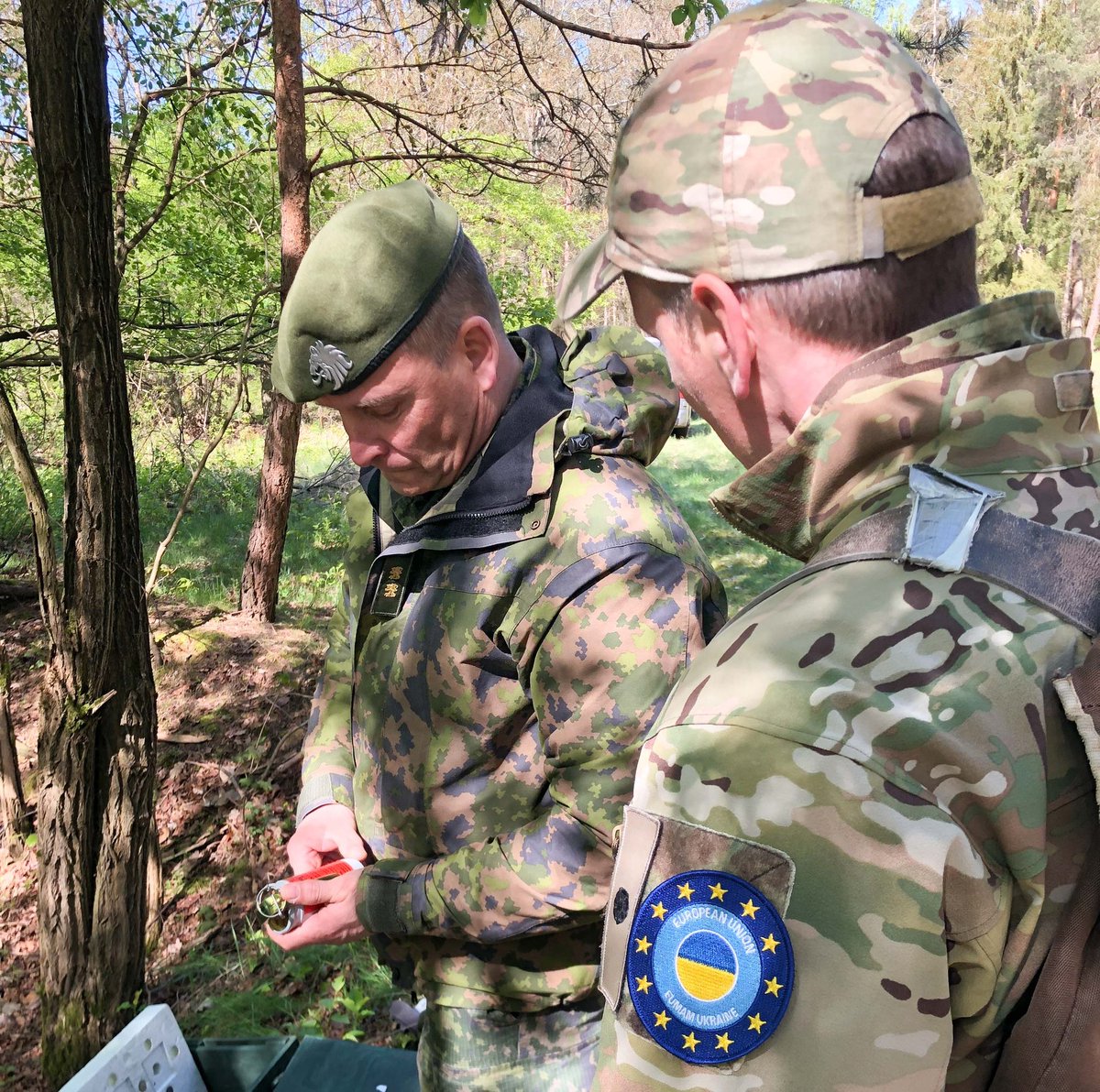 Puolustusvoimien operaatiopäällikkö, kenraalimajuri Kari Nisula tarkasti #EUMAM-operaation suomalaisen joukon Puolassa 25. - 26.4.2024. Yleisilme ja asenne erinomainen - joukolla hyvä tekemisen meininki. #puolustusvoimat