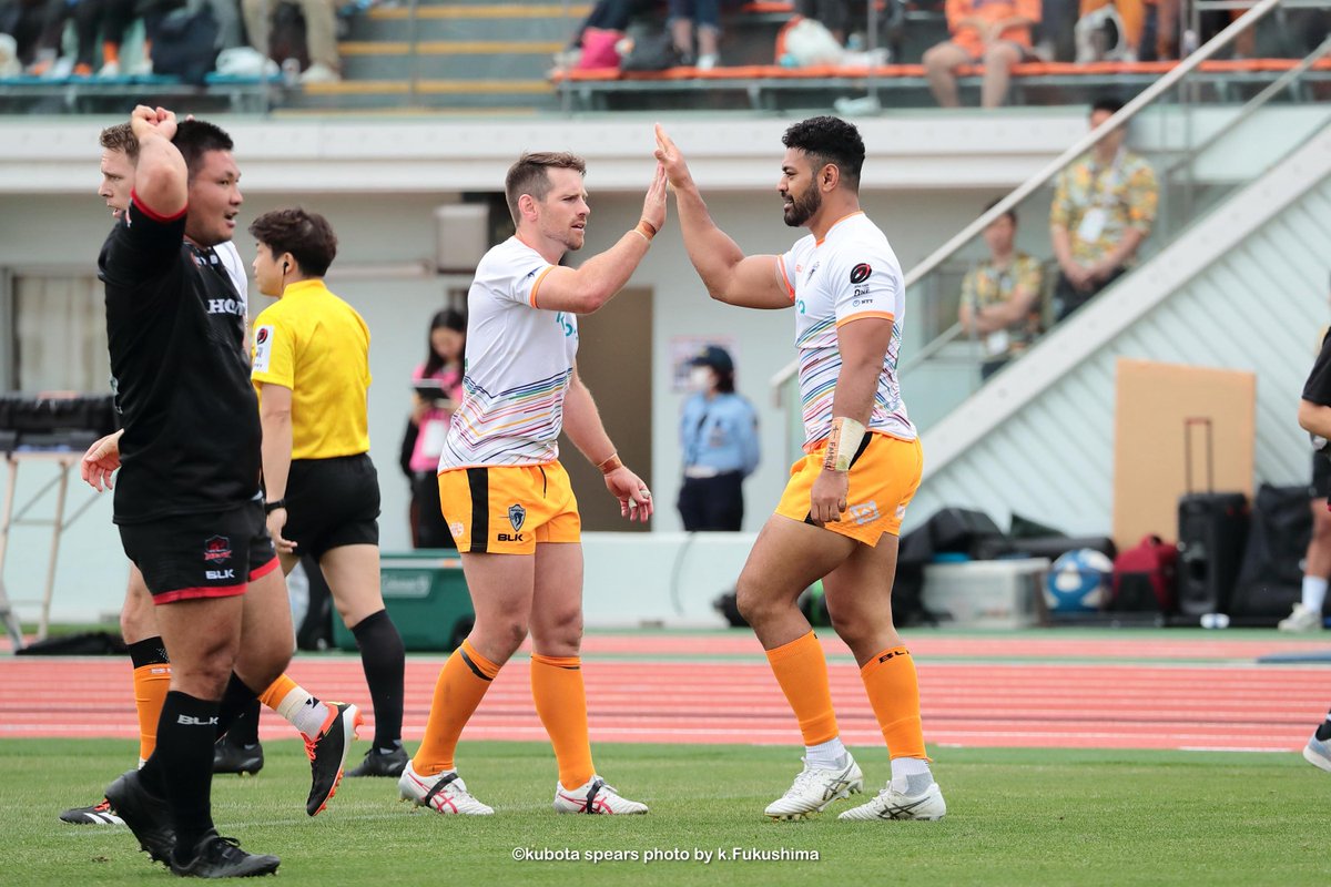 Kubota_Spears's tweet image. #Round15  👊🔥⚡️
本節は、2023-24シーズンラストホストゲームとして、応援頂いたみなさまへの感謝の気持ちを込めて#OrangeThanksDayというテーマを掲げ、様々なイベントで試合を盛り上げました🍊

前半の劣勢から後半ペースを奪うとたちまち点差を広げたスピアーズ。
ホストスタジアム #えどりく