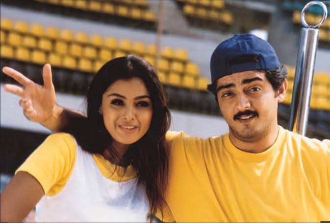 One of the cute pair..!! 🫶🏻😻✨

Hoping for a reunion in #GoodBadUgly! 😄🤍

#AjithKumar #Simran #25YearsOfVaalee