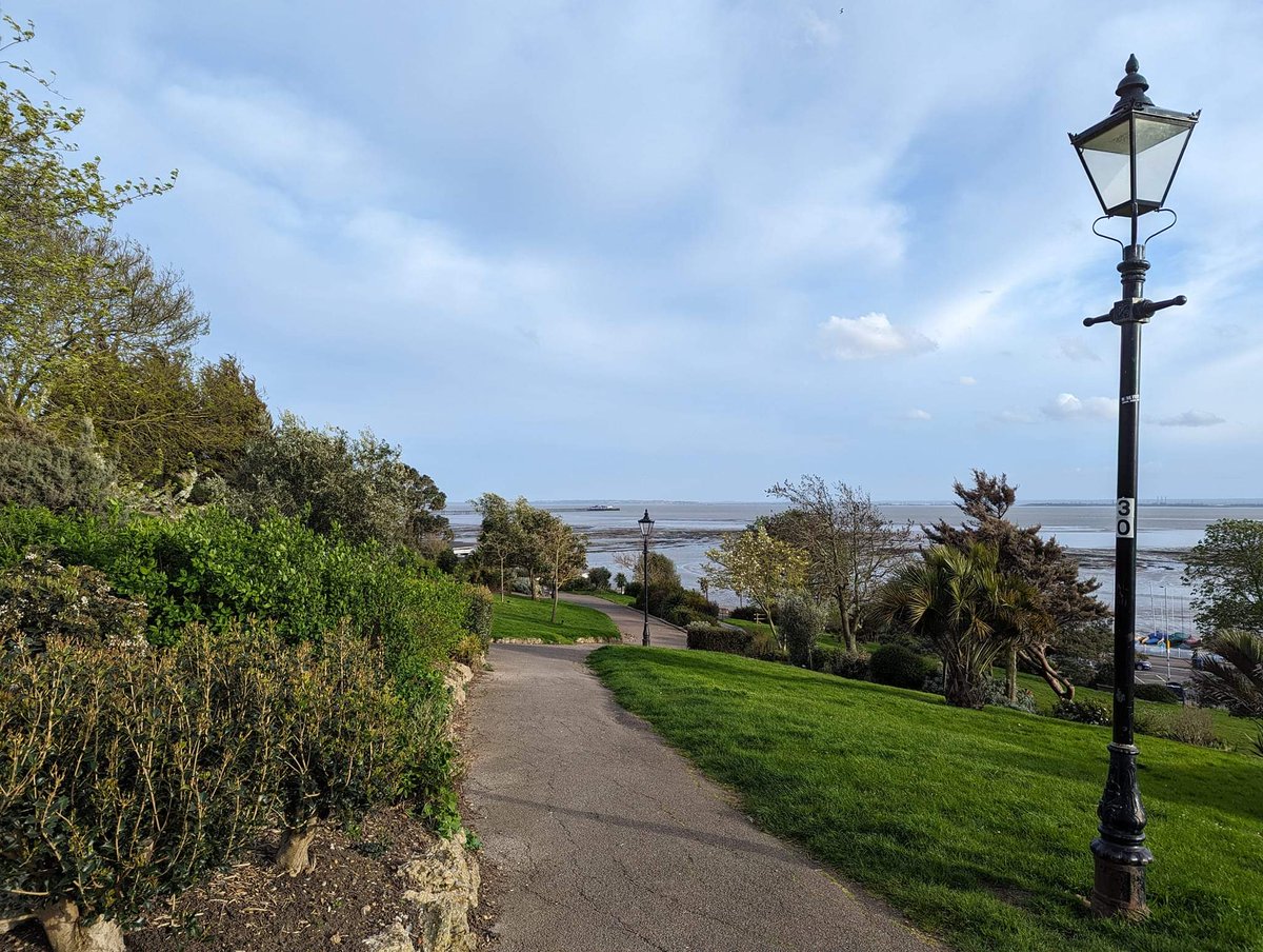 Spring in Westcliff-on-Sea by @tjw19 (originally posted 07/04/24)