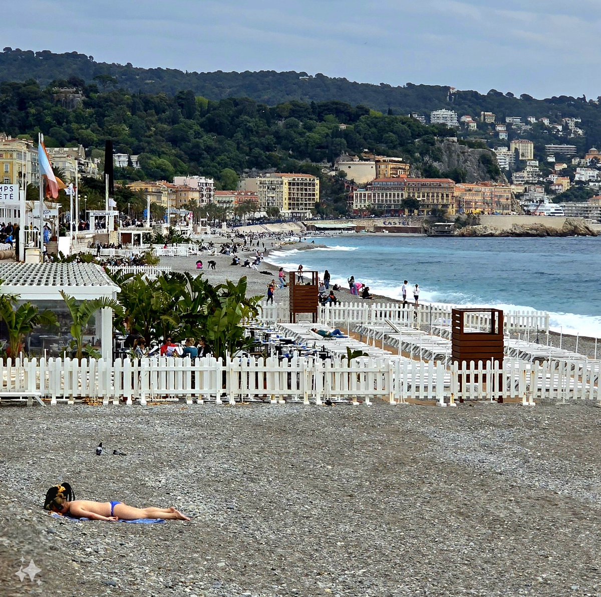 Entre deux averses...

#EnAvrilNeTeDécouvrePasdUnFil  #PromenadeDesAnglais 
#Nice06 #CotedAzurFrance #ExploreNiceCotedAzur