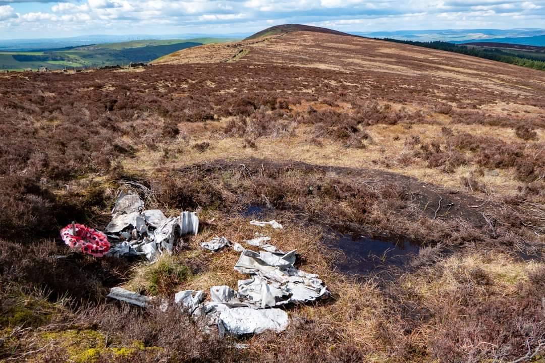 Went to visit 4 of the wrecks on Shining Tor in the Peak District yesterday. Only 3 had anything to see, pictures attached of them in order Noorduyn UC-64A Norseman, the Harvard Ft442 and the Airspeed Oxford. All crashed in 1944!! #worldwar2 #aircraftcrash #peakdistrict