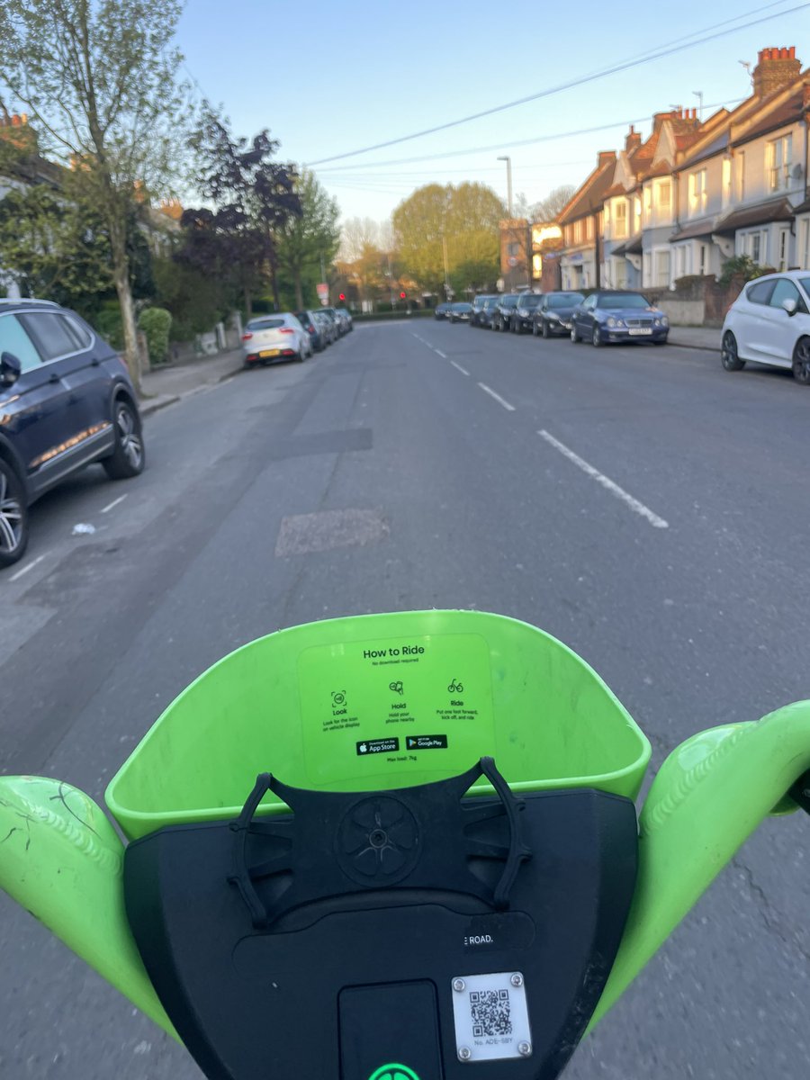Tuesday Morning Spring vibes… Lime bike necessary until theft is resolved…☀️🚲 #earlsfield #tuesday