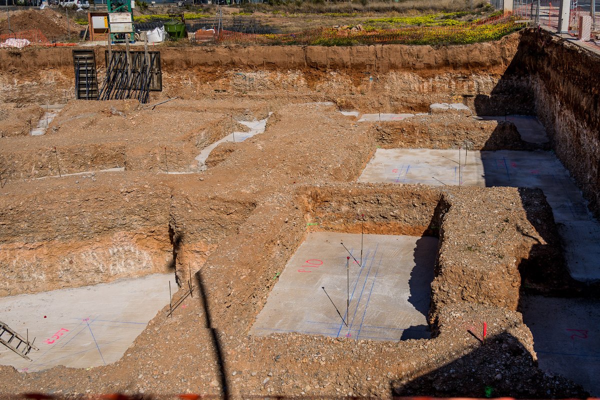 Hormigón de limpieza en fondos de excavación
victoryepes.blogs.upv.es/2024/04/30/hor… #concreto