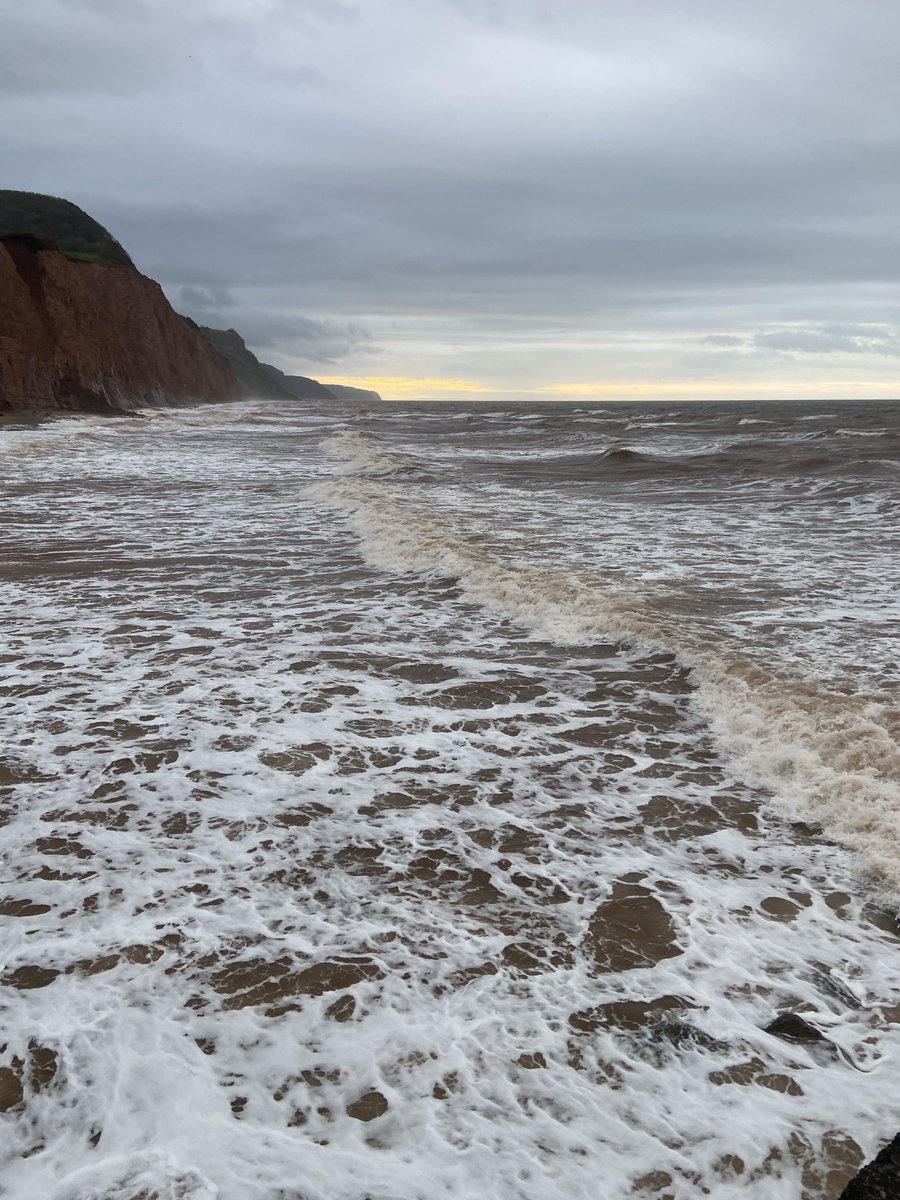 Good morning from a windy Sidmouth seafront!
Have a great day.
#Sidmouth #seafront #dawn #today