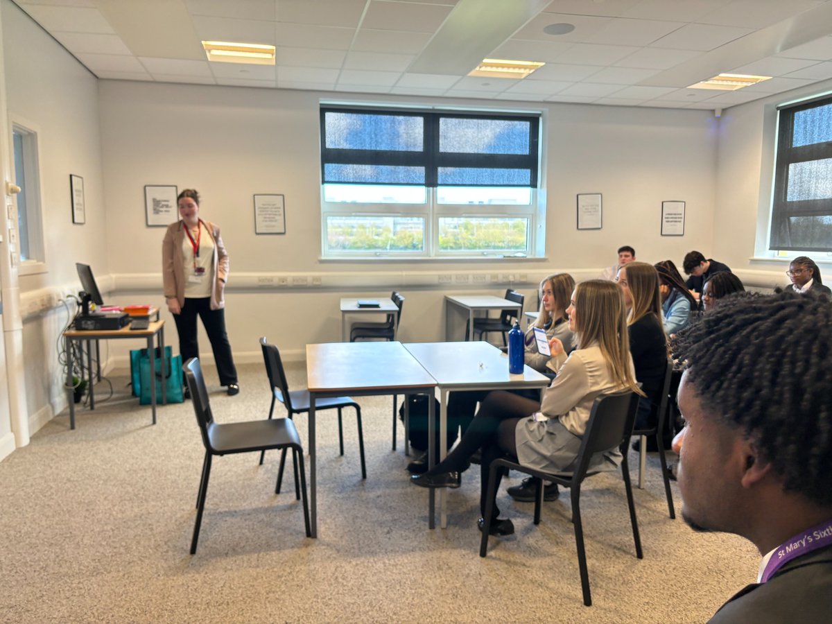 We were delighted to welcome Catherine from @BangorUni in for her first visit to the Sixth Form where she looked at why students may wish to study at a Welsh university in the future.