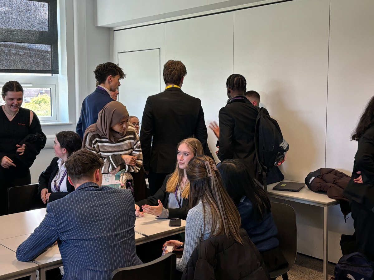 Last week, the first meeting of the new Sixth Form Student Leadership Team took place. Students from the previous year's team shared some guidance and information with the new members of the team.