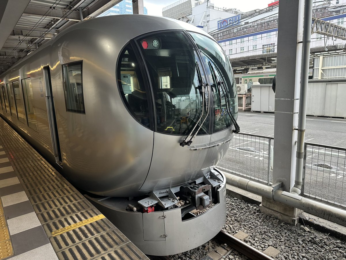 Asagiri48's tweet image. 特急乗る必要1㍉もないけど縁起物だし！#西武001系 #Laview