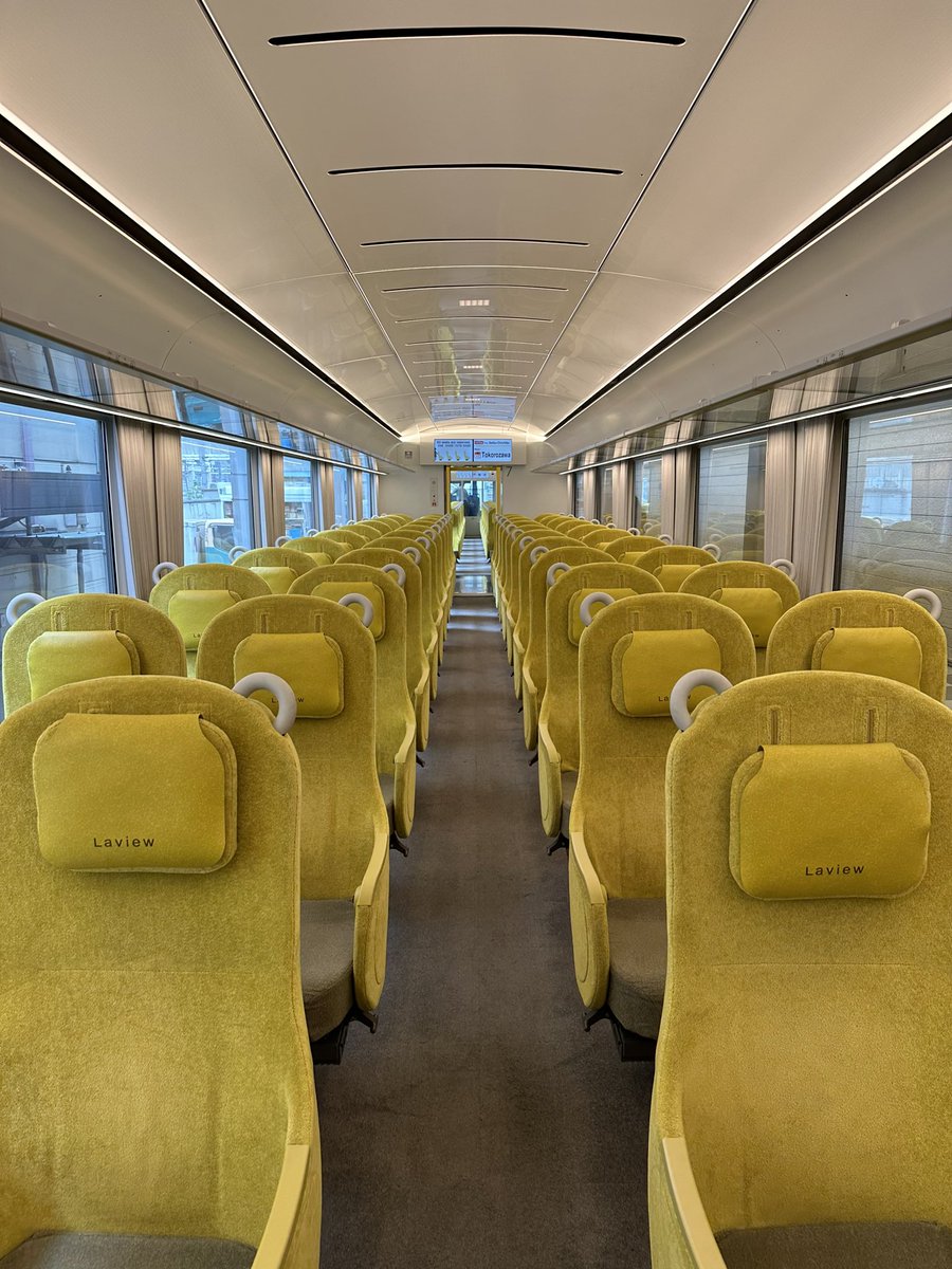 Asagiri48's tweet image. 特急乗る必要1㍉もないけど縁起物だし！#西武001系 #Laview