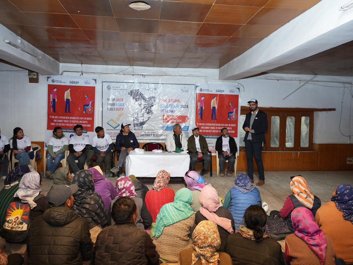 SVEEP Team Ladakh has conducted a #SVEEPawarenesscampaign at Lamdon High Secondary School, Diskit Nubra on Apr 29.

All the BLOs and the voters of Diskit village were present on the occasion.
@CEOofficeLadakh @DC_Leh_Official @LAHDC_LEH