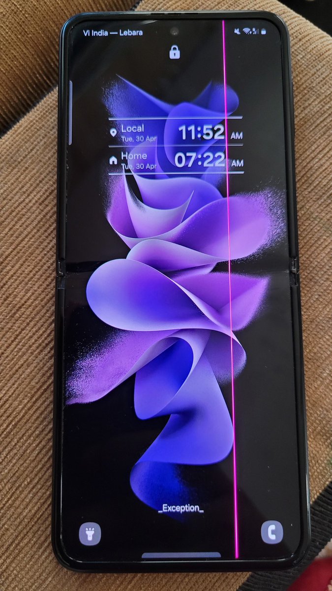 Exception_pvt's tweet image. Samsung&apos;s recent software update causing pink and green lines on screens like my Flip 3 has me seeing technicolor nightmares! 🌈 Hope they work on a fix soon! #Samsung #SoftwareUpdateIssues 
@SamsungIndia @SamsungMobile @SamMobiles