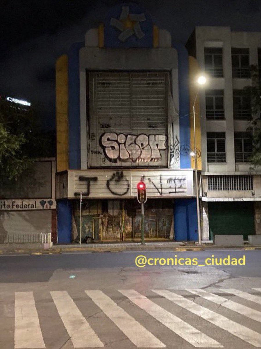 #EraOtroMexico El abandonado Cinépolis Bucareli #CDMX a media noche 🇲🇽🕷