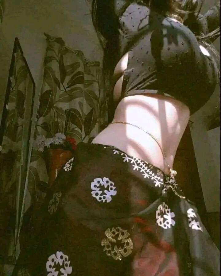 عورت کی جسم کی خوشبو ہی مرد کو پاگل کرنے کے لیے کافی ہوتی ہے