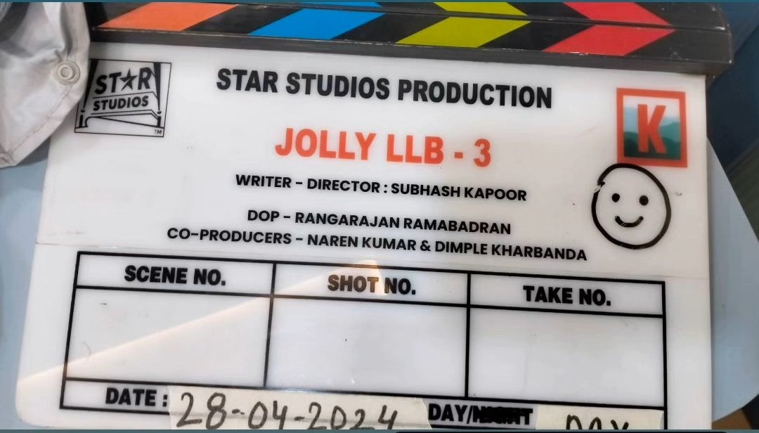 😍PIC : #JollyLLB3 clapboard🥳
@akshaykumar sir @PIC : #JollyLLB3 clapboard
#AkshayKumar𓃵 @ArshadWarsi #SubhashKapoor 
#AkshayKumar #ArshadWarsi 
#JollyLLB
#JOLLYLLB2 #Bollywood #Akkians