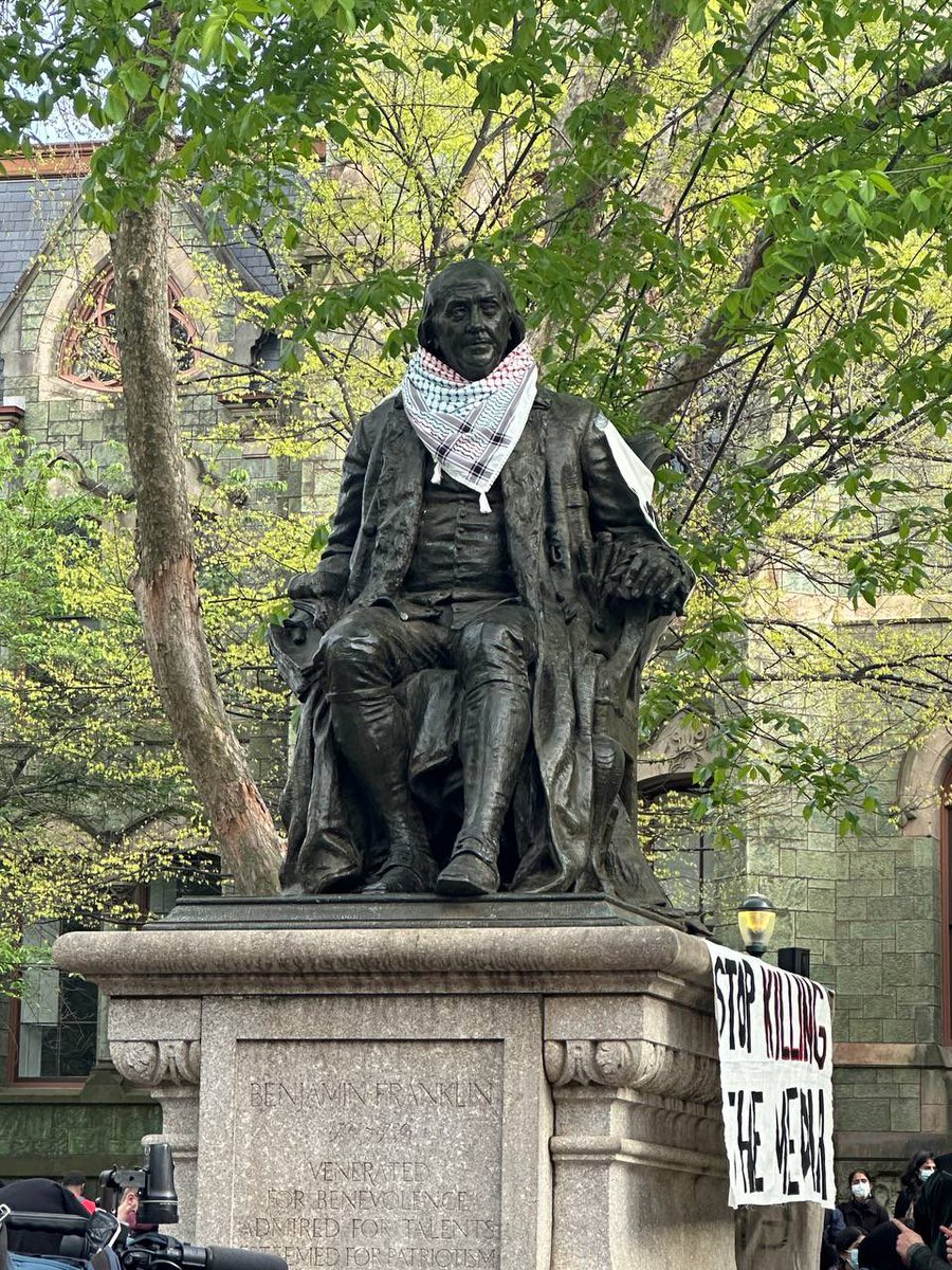 Benjamin Franklin wearing Kaffiyeh oat @UPenn