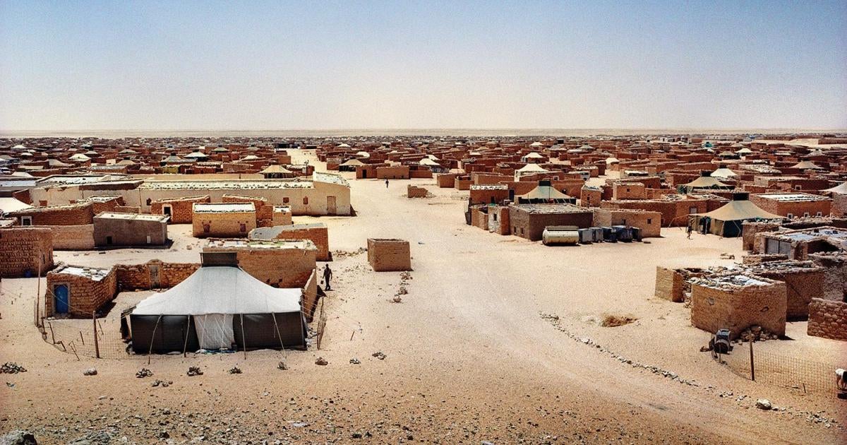 I dag sidder jeg i trygge Danmark, i morgen i en flygtningelejr ved Vestsahara. Der er jeg blevet inviteret til mediekonference af en lokal forening af journalister. Det er sgu ret vildt. Jeg har kun været i Afrika én gang før, og det er over ti år siden /1