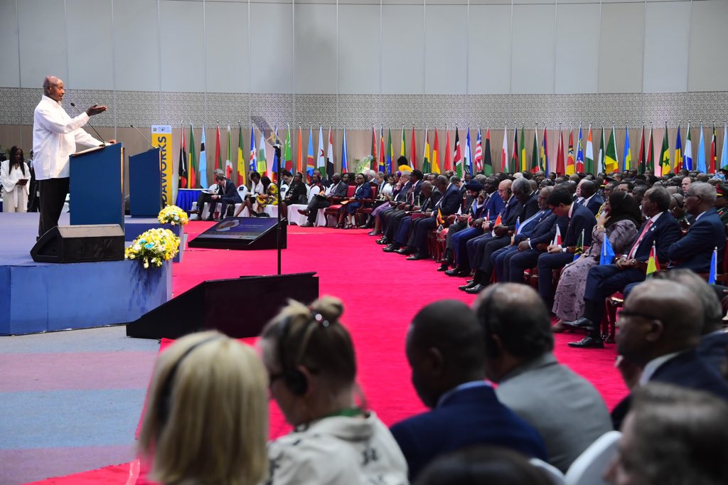 .@KagutaMuseveni: 'I called upon my African brothers to audit the intentions of the World Bank loans to ensure that they are for prosperity rather than profiteering. What loans are we getting as Africa? Is the World Bank giving us loans for private sector-led growth...