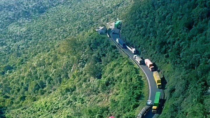 The government has announced the closure of Mahi-Mahiu Road over siltation, coupled with heavy debris deposited on a section stretching over a kilometre.

Motorists using the route have been advised to use alternative routes, including the main Nairobi - Nakuru Highway.
#tukonews