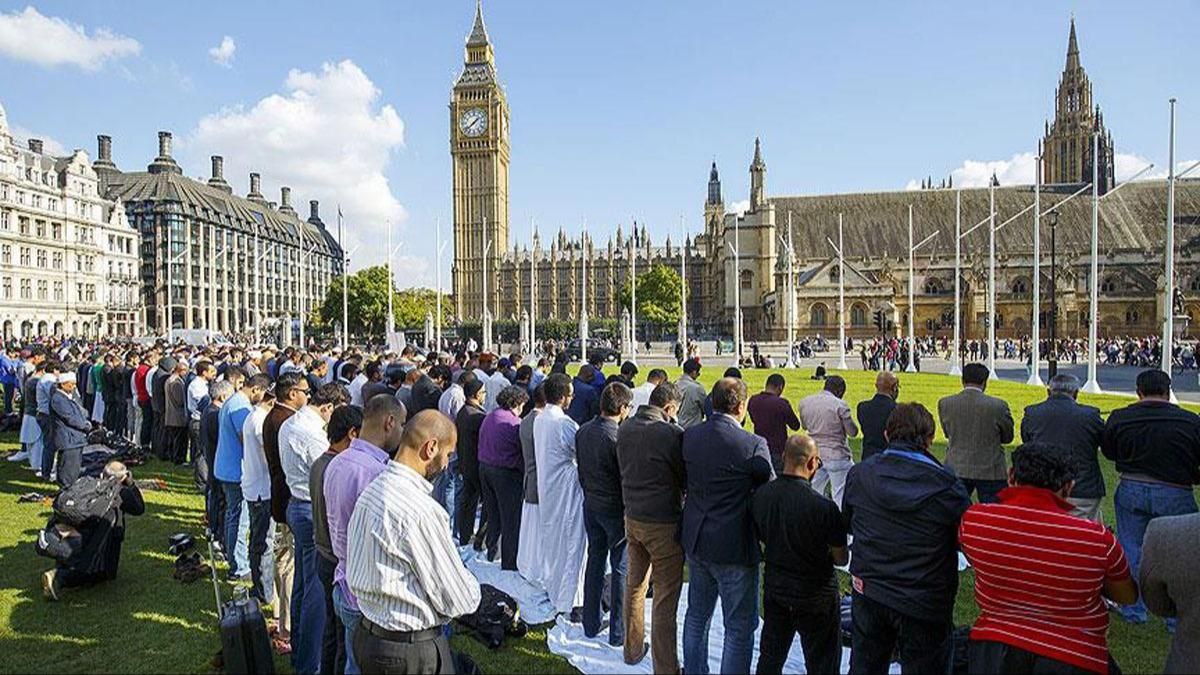 ارتفع التحول إلى الإسلام في المملكة المتحدة بنسبة 50 ٪ منذ الإبادة الجماعية في غزة. (جلوب آي نيوز)

وكان الأستاذ الدكتور ذاكر نايك قد أعلن أن أكثر من 400 شخص من غير المسلمين اعتنقوا الإسلام يوميا.
#كمين_المغراقة 
#غزه_تقاوم_وتنتصر 
#فريق_فرسان_الأقصى