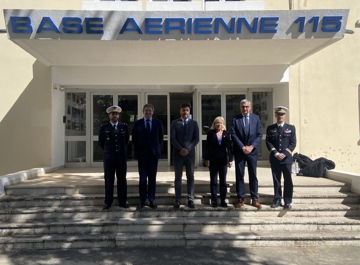 catherine_dumas's tweet photo. 🔴 Avec mes collègues de la #ComDéfenseSénat @HayeLudovic, Philippe Paul et Olivier Cigolotti, j’ai visité le 25 avril dernier la Base aérienne 115 d’Orange, dans le Vaucluse.

Merci au Colonel Deschamps, commandant de la #BA115, pour cette visite très instructive et son accueil chaleureux !

Retour sur ce déplacement ➡️ https://t.co/EU3nbTV2Sq