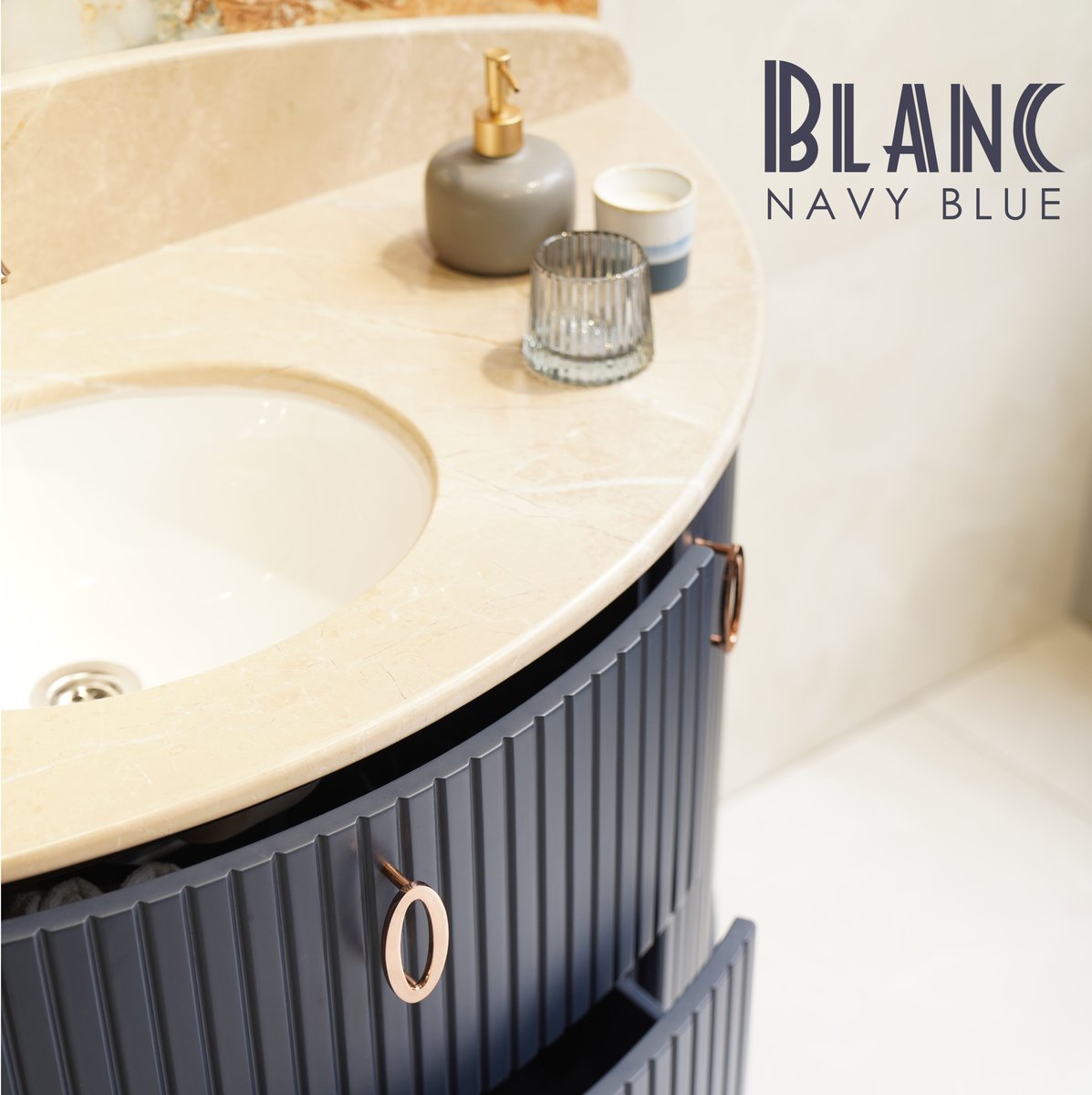 Asil bir banyonun renk kodu: Blanc Lacivert 
Color code of a noble bathroom: Blanc Navy Blue

#voq #voqbagno #lamodainbagno #arredobagno #bathroomfurniture #banyomobilyası #blanc