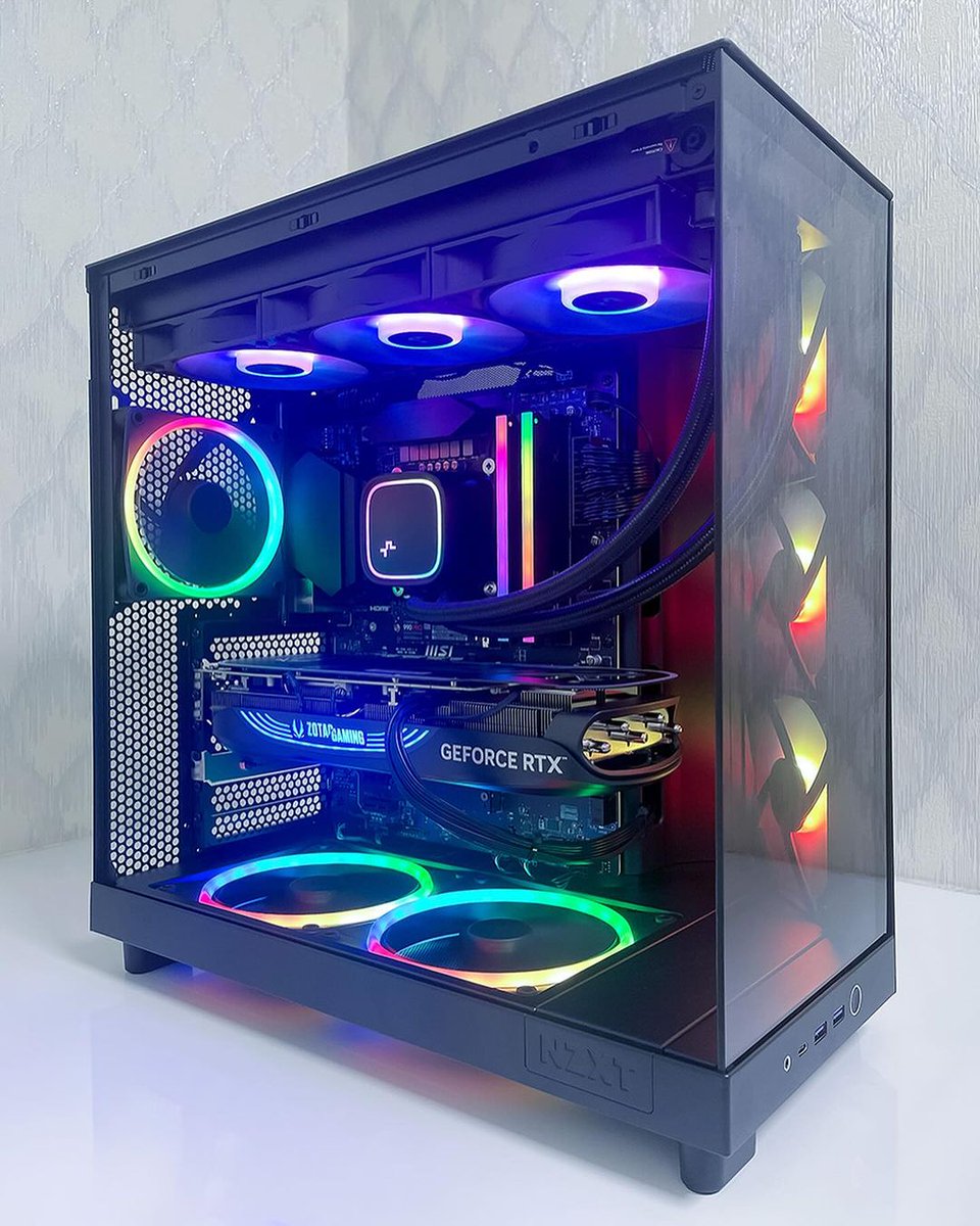 What advice would you give to someone considering building their own PC for the first time?🤔 Us: Do you leave the PC on when sleeping? IG: gccgamers #PcBuild #GamingPC #PcSetup #Tech #PcHardware #PcComponents #PcGaming