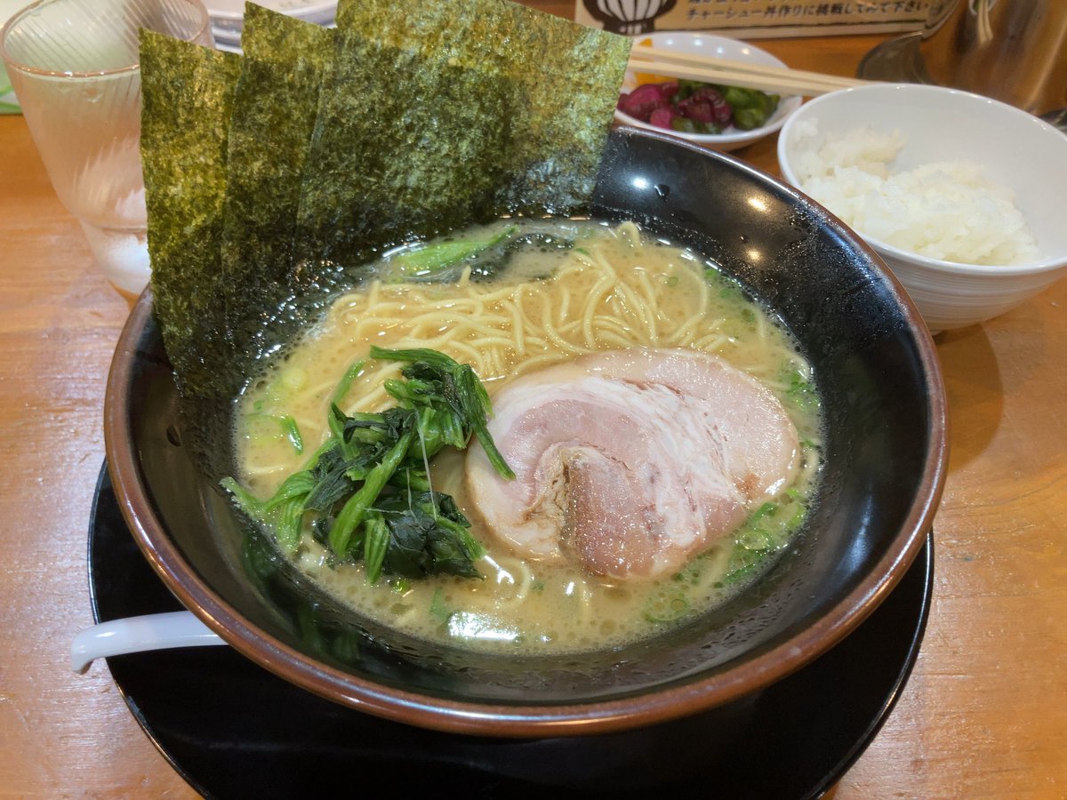 周南市
京いち家
新しくできた横浜家系
白飯と良く合う。