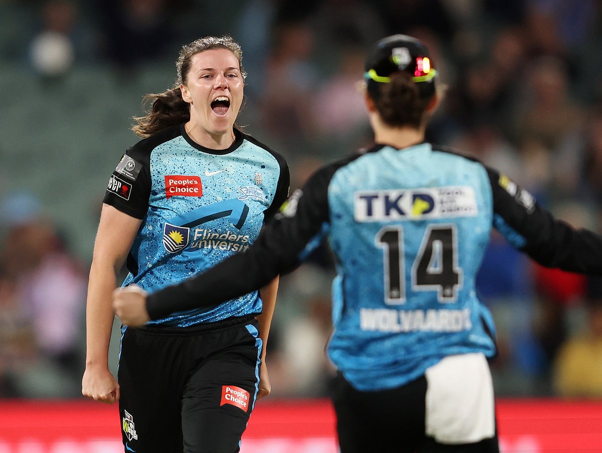 A reduction to the WBBL has been confirmed as part of Cricket Australia’s ambitious long term plan for the women’s game and a major change to the finals structure is being considered. STORY | bit.ly/3wpzysK