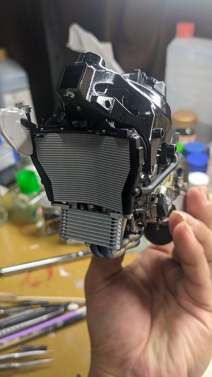 MASAMETAL17's tweet image. マフラー取り付けからの、ラジエター取り付け
やっぱりバイクプラモは、このメカ感好きだわ

#バイクプラモ盛り上げ隊
#MENGMODEL