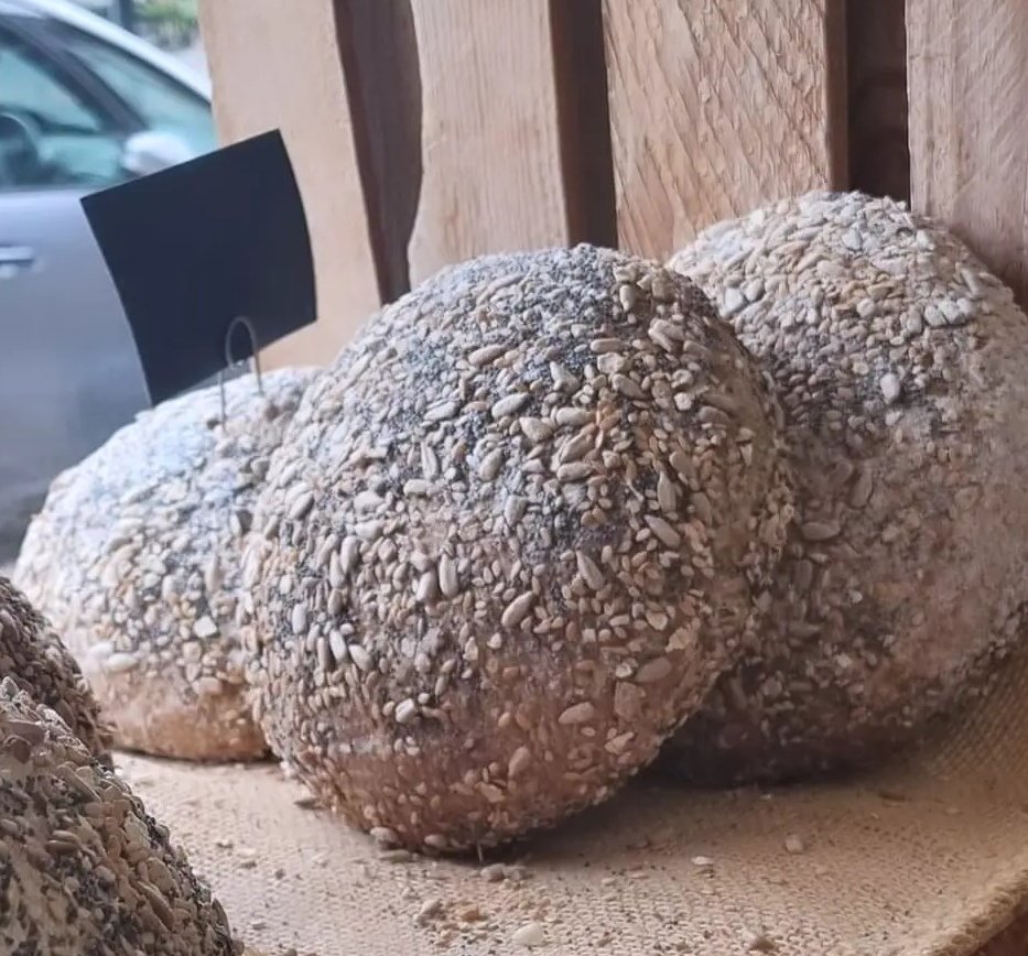 Multiseed Sourdough fresh from the oven.😍

Cotswold crunch dough.
Packed with sesame seeds, poppy seeds, sunflower
pumpkin seeds, and linseeds.

One of our favourites. 👌

#sourdough #multiseed #realbread #bakery
#cardiffbakery #llandaffnorth
