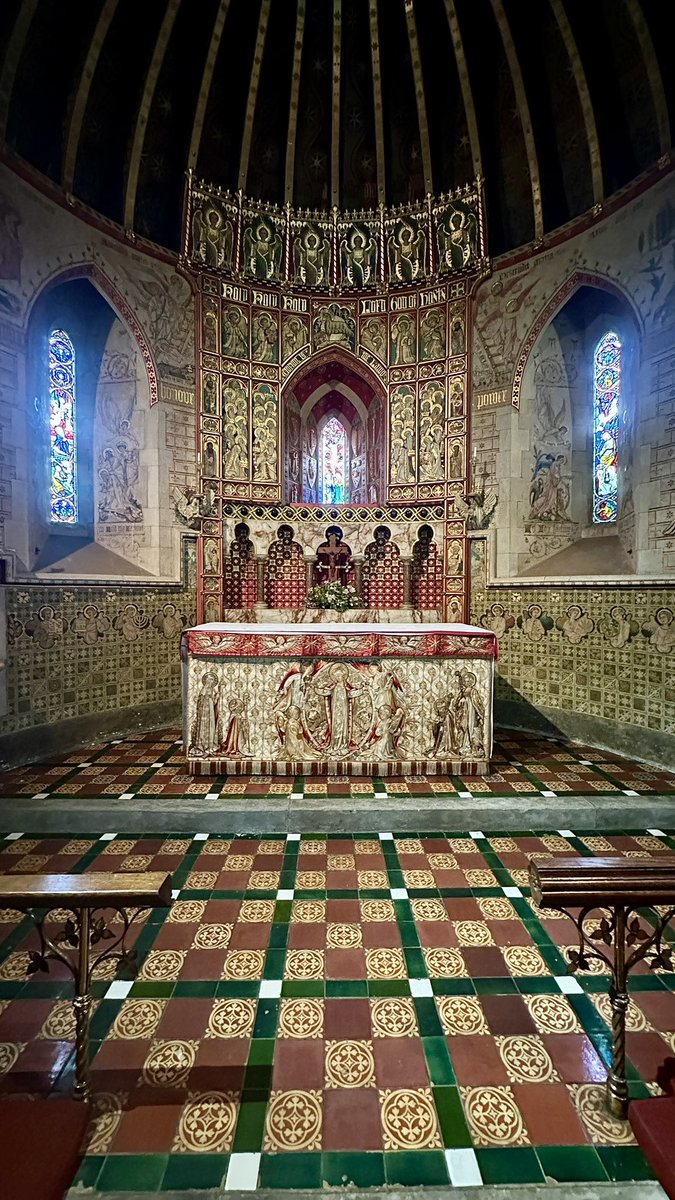 👀 St Peter’s Church, #Hascombe #Surrey The floor tiles compliment the 1883-7 decorative scheme by J A Pippet of Hardman, Powell & Co. #TilesOnTuesday