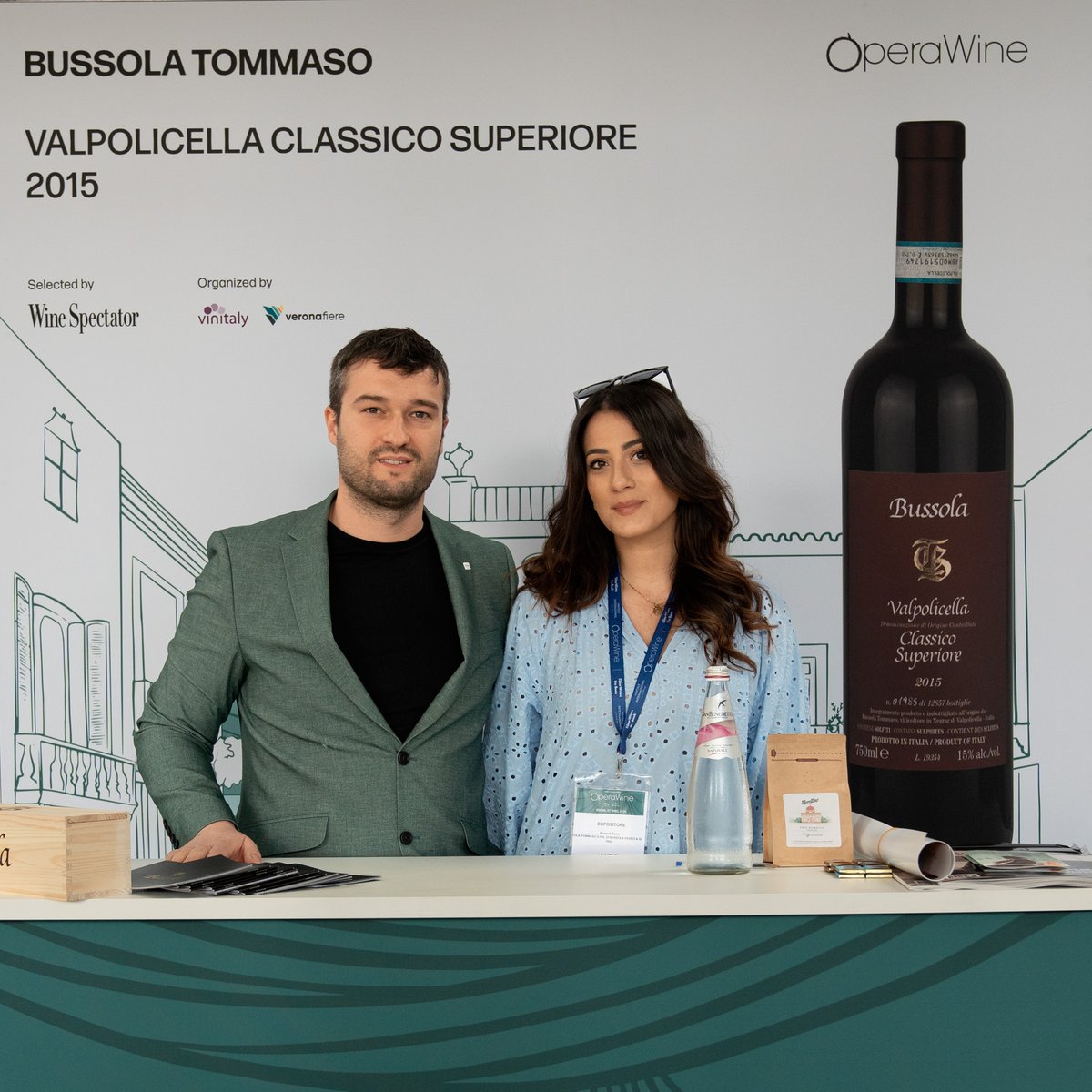 Here is the portrait of Bussola Tommaso, one of the great Italian producers selected by Wine Spectator for #OperaWine2024. During this year's Grand Tasting, they shared with guests their Valpolicella Classico Superiore 2015. Congratulations! #WineSpectator #Vinitaly2024